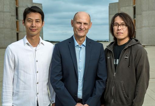 Hsin-Kai (Ken) Liao, Juan Carlos Izpisua Belmonte y Fumiyuki Hatanaka.