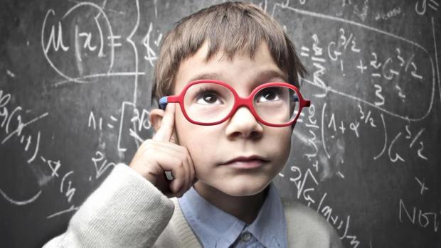 Los ópticos alertan de que cada vez hya más niños miopes por el uso abusivo de pantallas