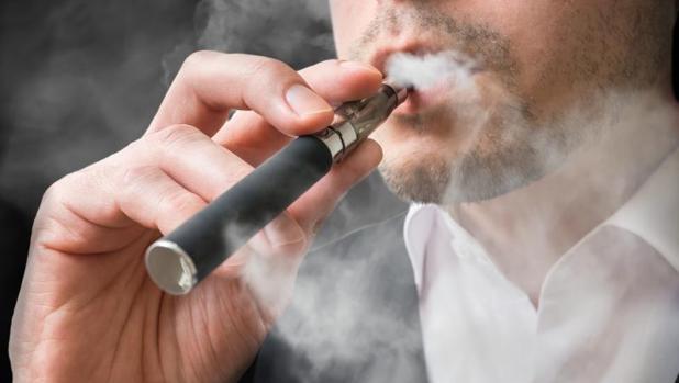 Los cigarrillos electrónicos sin nicotina también perjudican la salud