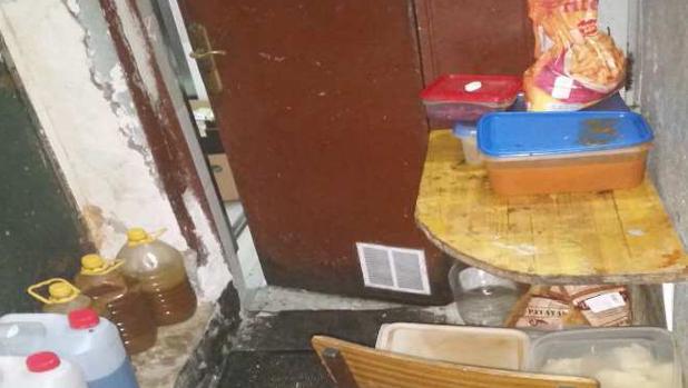 Un restaurante de Tetuán denunciado por tener comida caducada y suciedad