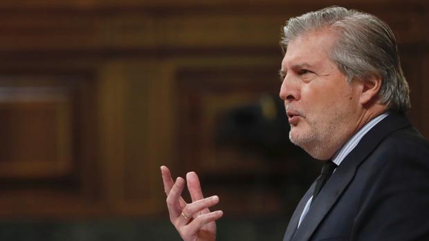 El ministro de Educación, Íñigo Méndez de Vigo, hoy en el Pleno del Congreso