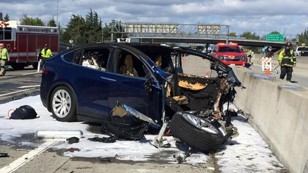 Accidente Tesla Partido Por La Mitad
