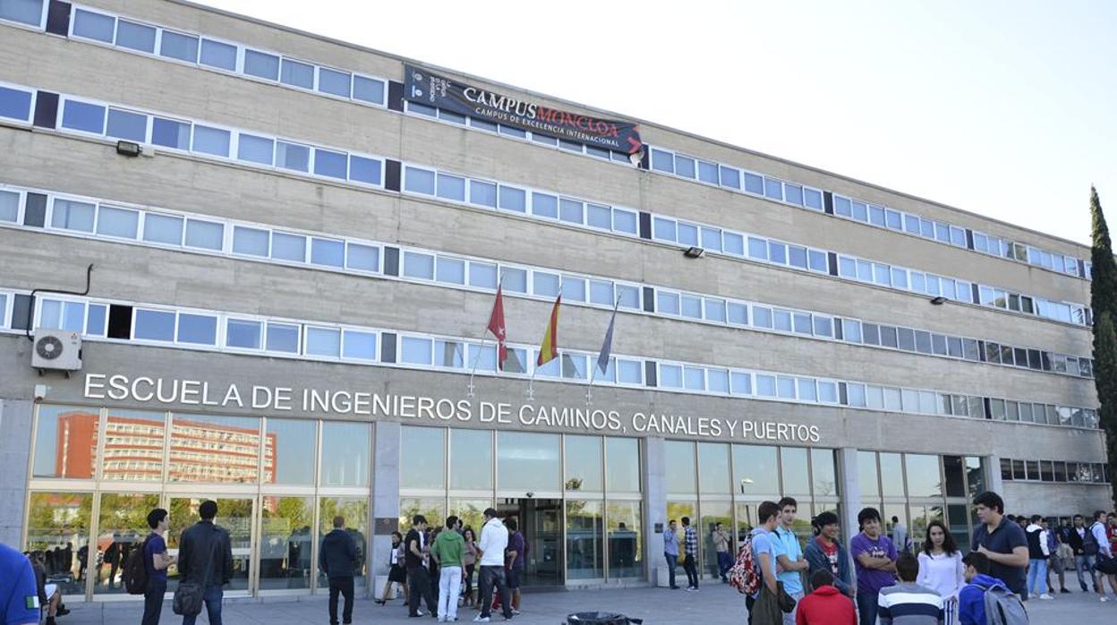 La Escuela de Ingenieros de Caminos, Canales y Puertos de la UPM, entre