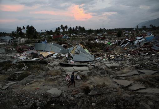 En Balaroa, la tierra se hundió formando un enorme cráter que se tragó sus casas, donde podría haber cientos de fallecidos