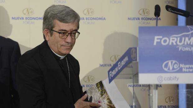 El secretario general de la Conferencia Episcopal Española, monseñor Luis Argüello
