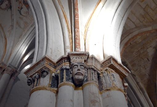 Interior de la iglesia de Villamorón (Burgos)