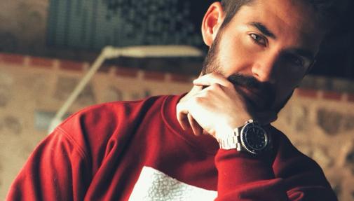 Isco con sudadera de Noble Donkey