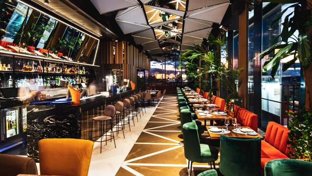 Ginkgo Restaurante & Sky Bar en el hotel VP Plaza España Design