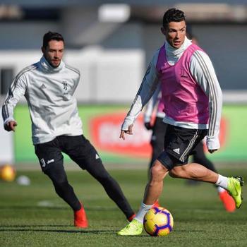 La excéntrica colección de zapatillas de Cristiano Ronaldo