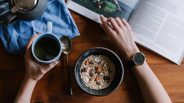 Un desayuno a base de cereales, semillas y frutos secos