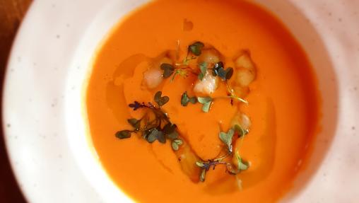 Crema de tomates asados y langostino del restaurante Salino