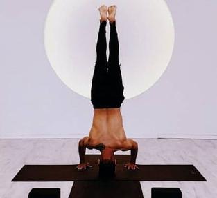 Equilibrio, una de las cosas que más trabaja el yoga