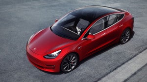 Las zapatillas de fútbol del futuro que ahora fabrica Tesla