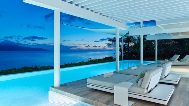 Piscina de una de las villas que componen el nuevo complejo Banwa Private Island