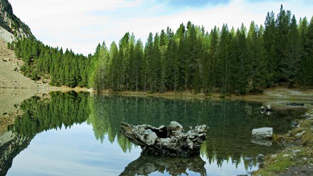 El ibón de Plan, un lago glaciar de alta montaña del Pirineo Aragonés