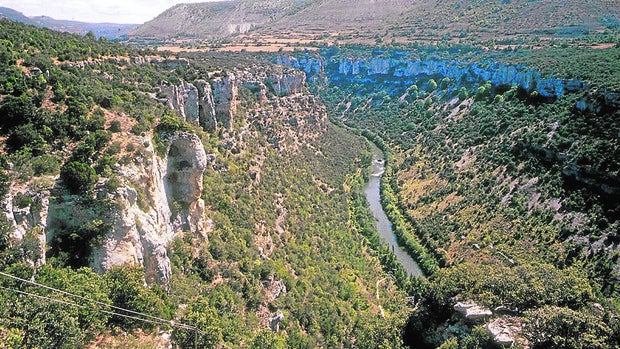 El pueblo y los cañones que fueron el refugio burgalés de Miguel Delibes