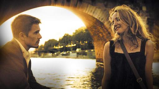 Ethan Hawke and Julie Delpy, on the Seine