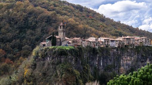 Castellfullit, almost impregnable