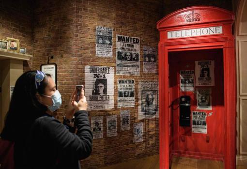 Una cabina típica londinense en el Ministerio de la Magia