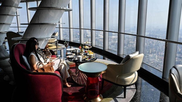 Una imagen del restaurante de la planta 120 del J Hotel, en la Shanghai Tower